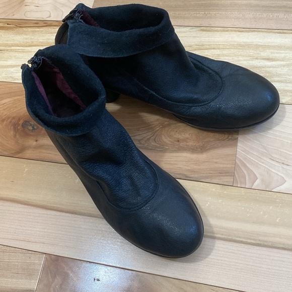 Elegant Black Women's Ankle Boots - Picture 14 of 15